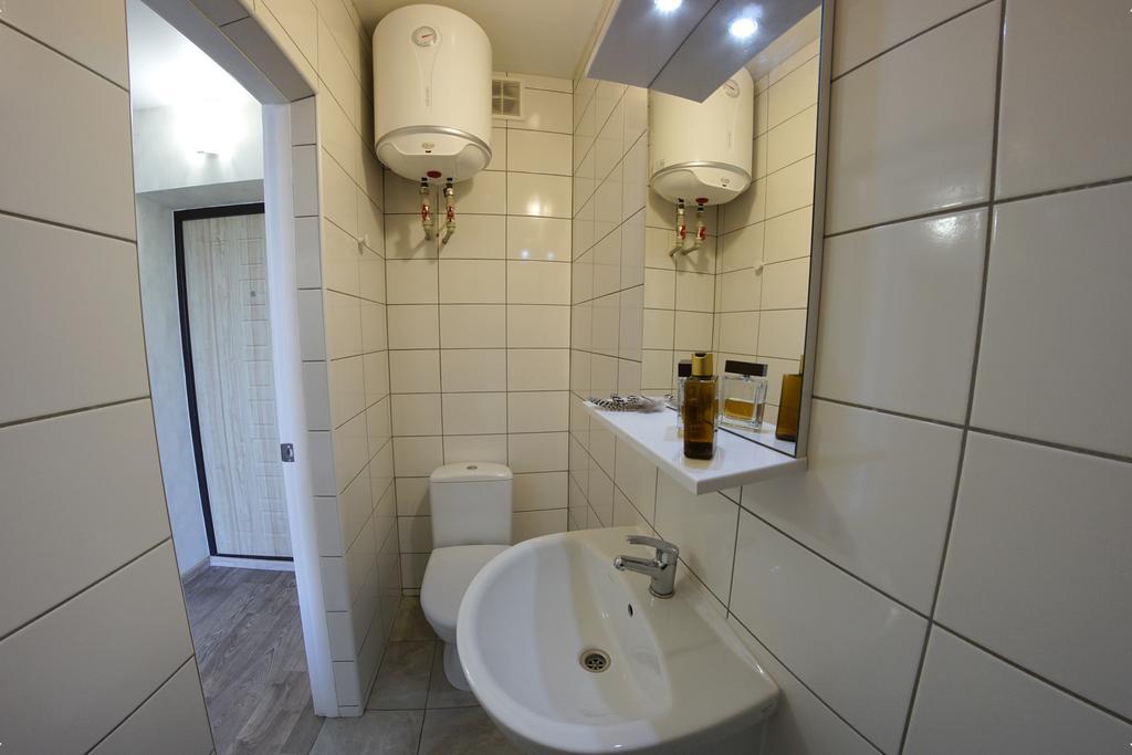 54A Tselinogradskaia Str At Alekseevka Underground Jarkov Exterior foto