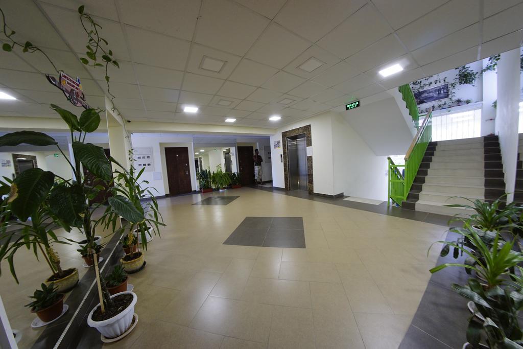 54A Tselinogradskaia Str At Alekseevka Underground Jarkov Exterior foto
