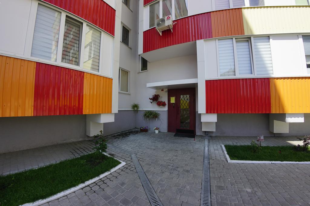 54A Tselinogradskaia Str At Alekseevka Underground Jarkov Exterior foto